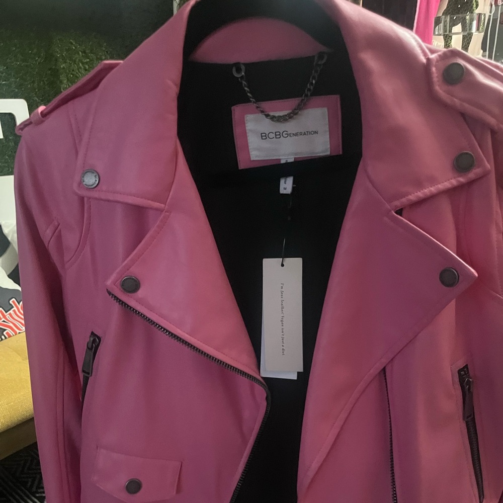 Pink is lovely for a lady - Picture 2 of 3